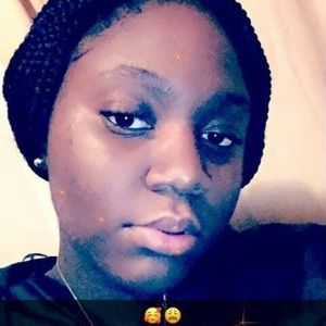 Meet your Posher, Deniah